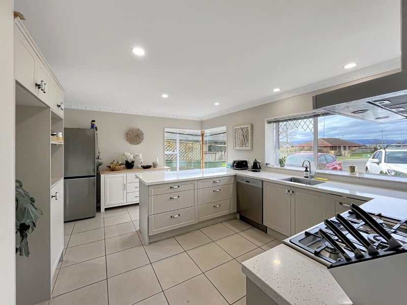 126 John F Kennedy Drive, Milson, Palmerston North - Carousel 2