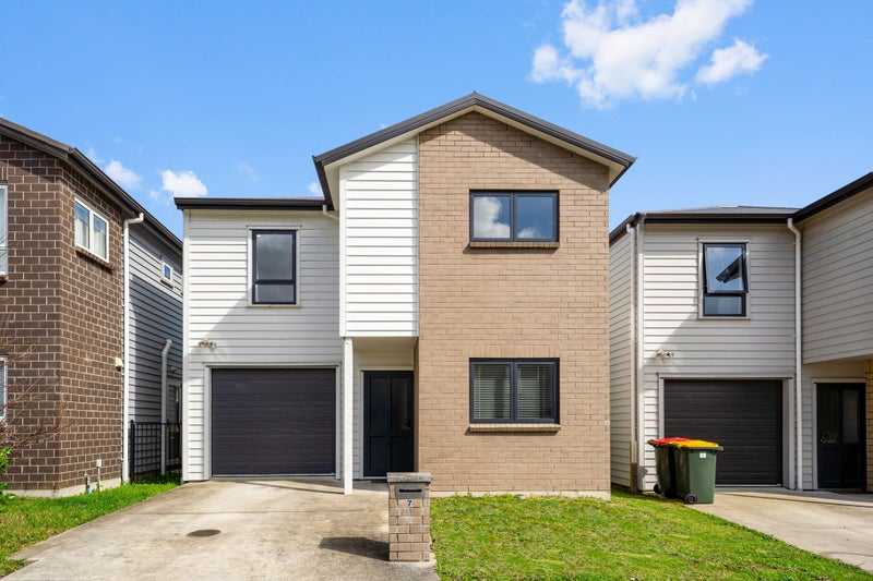 7 Awhenga Place, Weymouth, Auckland - Carousel 1