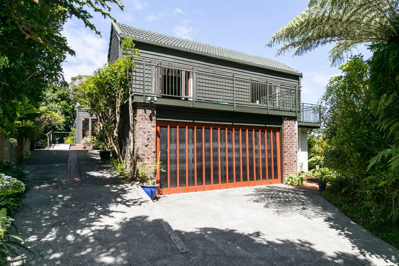 56 Simla Crescent, Khandallah, Wellington - Carousel 2