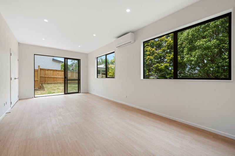 16F Sheridan Drive, New Lynn, Auckland - Carousel 1