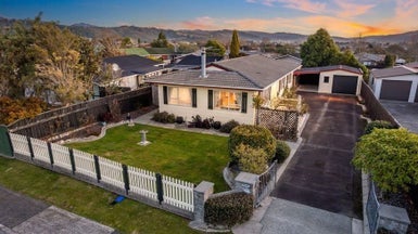 33 Shanly Street, Brown Owl, Upper Hutt - Carousel 1