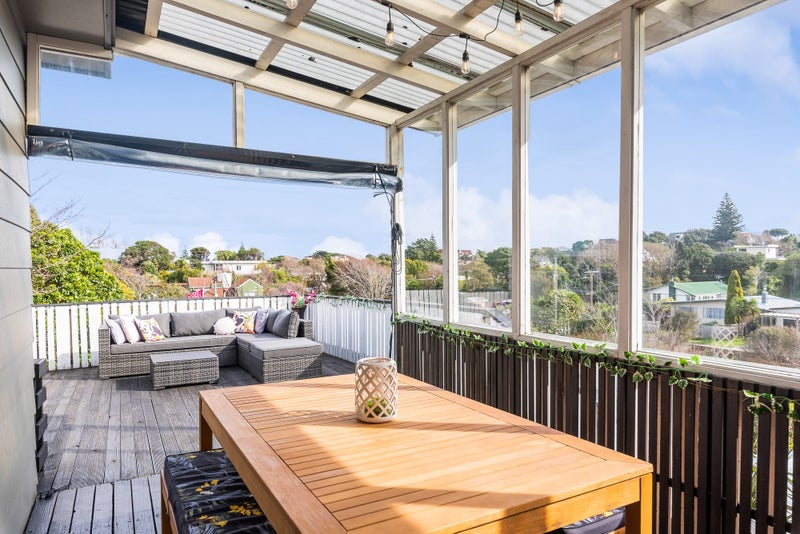 82A GLEN RD, RAUMATI SOUTH, PARAPARAUMU - Carousel 1