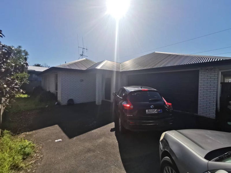 45 Wiltshire Drive, Huntington, Hamilton - Carousel 1