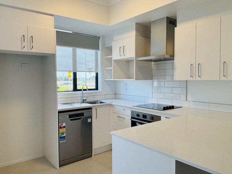 35 Oranga Drive, Westgate, Auckland - Carousel 2