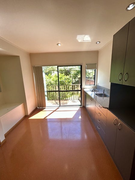 2/26 Deverell Place, Northcross, Auckland - Carousel 12