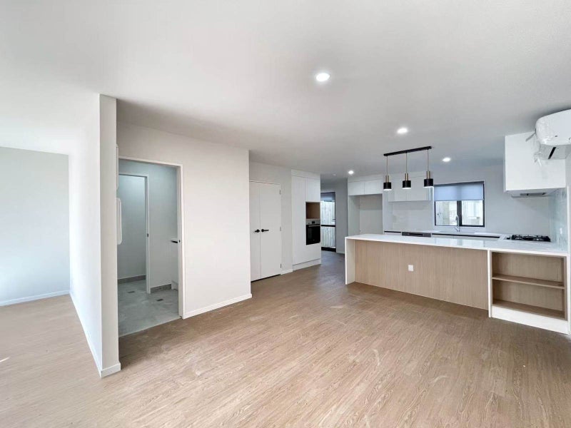 8 Bolton Place, Otara, Auckland - Carousel 2