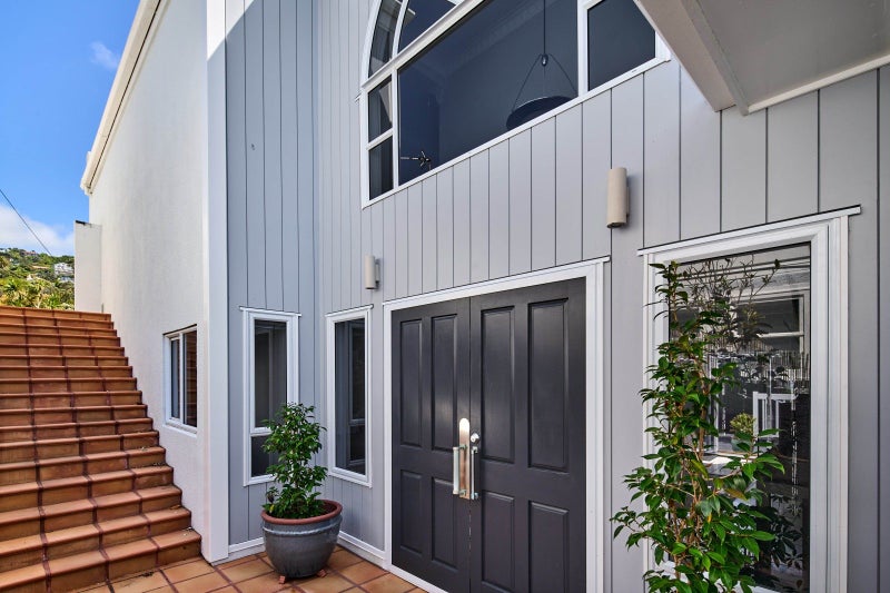 5 Kio Crescent, Hataitai, Wellington - Carousel 1