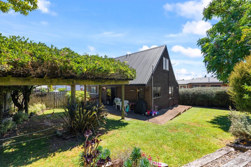 15 Judena Place, Pukete, Hamilton - Carousel 1