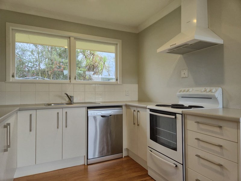 2 Waterford Road, Fitzroy, Hamilton - Carousel 2
