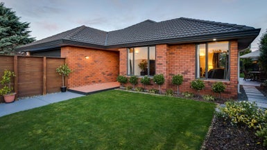 3 Orlando Crescent, Waimairi Beach, Christchurch - Carousel 1