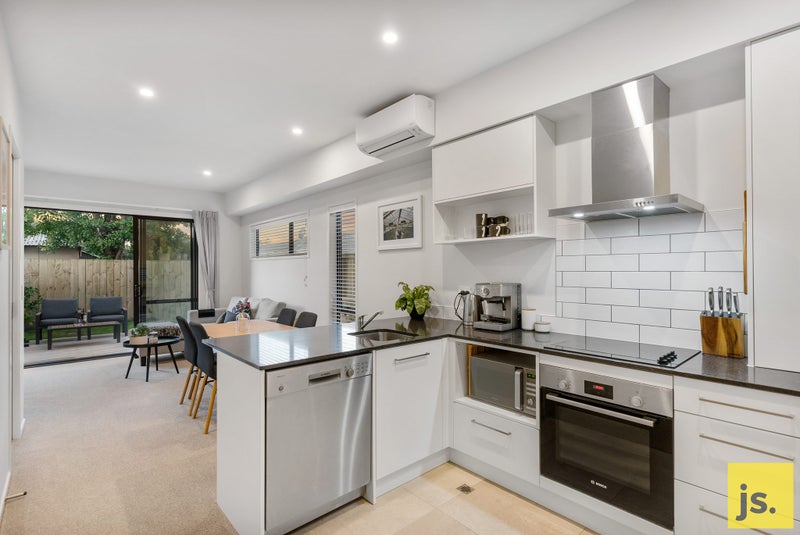 7/66 Neil Avenue, Te Atatu Peninsula, Auckland - Carousel 2