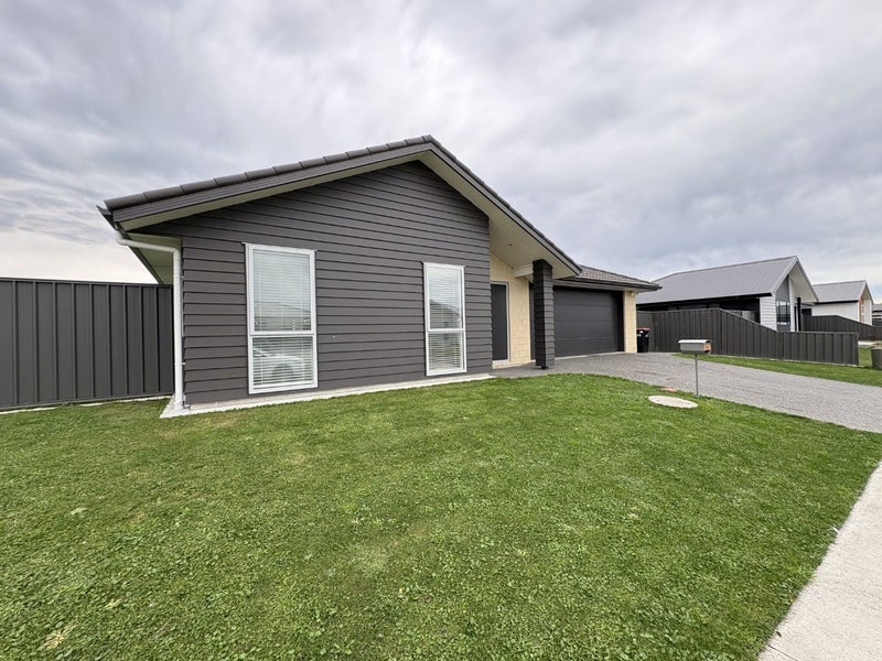 16 Whangaehu Place, Te Awa, Napier - Carousel 1