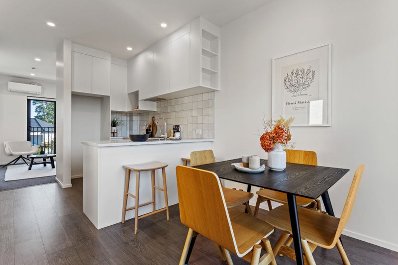 6/28 Westgate Drive, Westgate, Auckland - Carousel 1