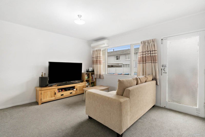 3/21 Frost Road, Mount Roskill, Auckland - Carousel 2