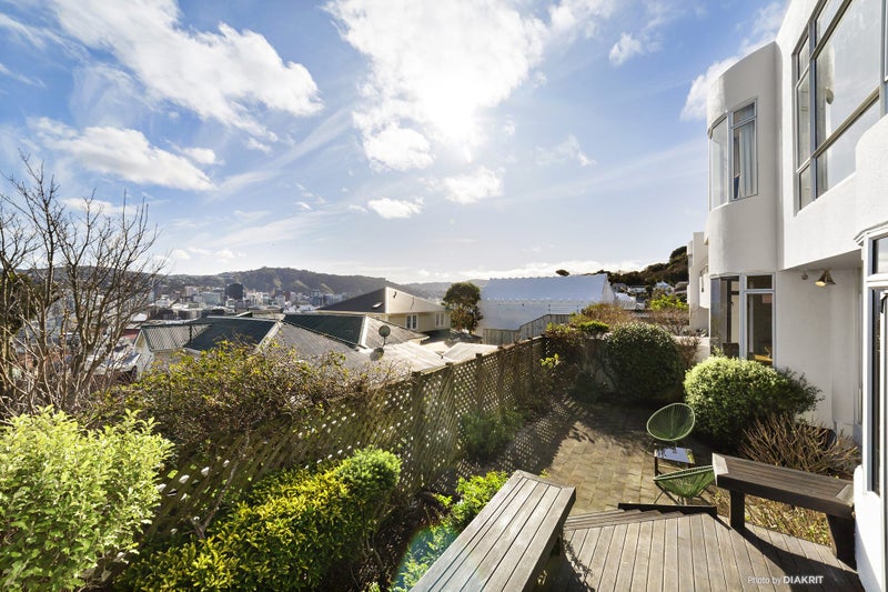 23 Lawson Place, Mount Victoria, Wellington - Carousel 2