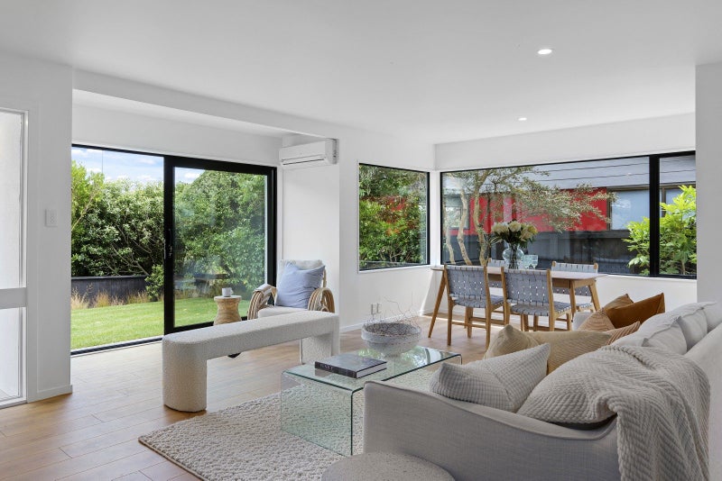 1/9 Glenstrae Road, Redcliffs, Christchurch - Carousel 2