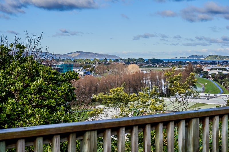 4 Gaskill Grove, Harbour View, Lower Hutt - Carousel 1