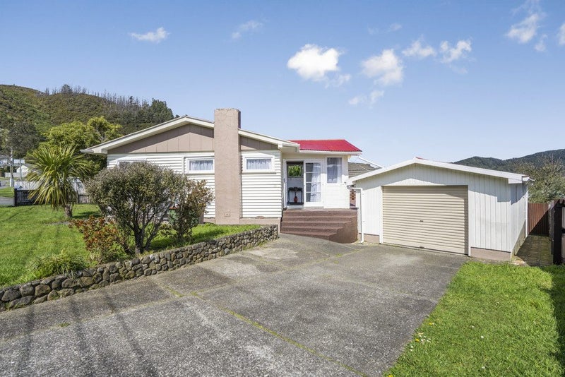 31 Thirlmere Street, Wainuiomata, Lower Hutt - Carousel 1