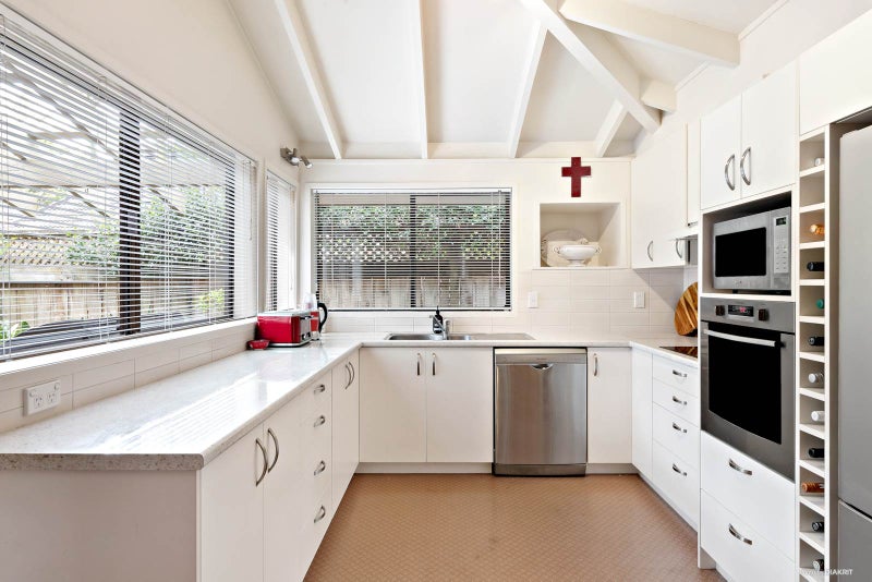 32B Atkin Avenue, Mission Bay, Auckland - Carousel 2