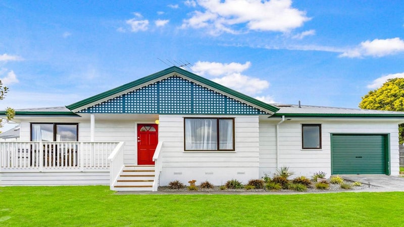 15 Altair Place, Windsor Park, Auckland - Carousel 1