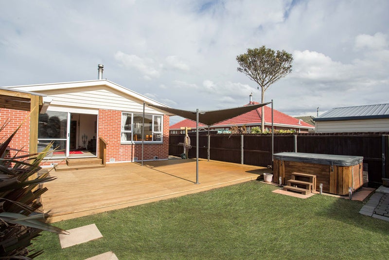 39 Sandown Crescent, Aranui, Christchurch - Carousel 1