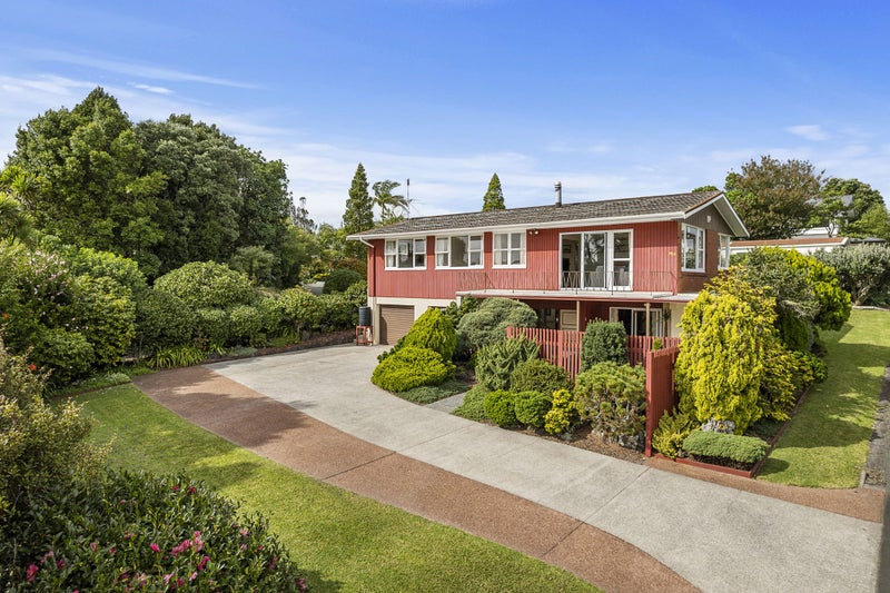 70A Cliff View Drive, Green Bay, Auckland - Carousel 2