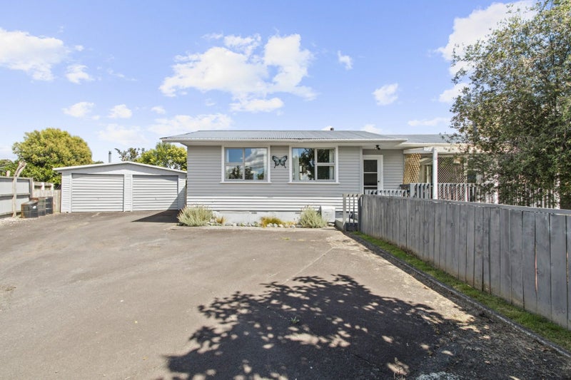 24 Susan Place, Deanwell, Hamilton - Carousel 1