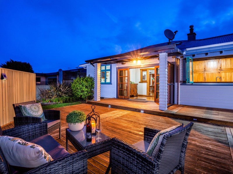 39 Waiwaka Terrace, Strandon, New Plymouth - Carousel 2