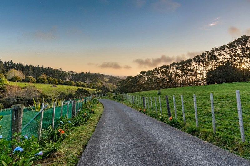 660 Ridge Road, Riverhead - Carousel 2