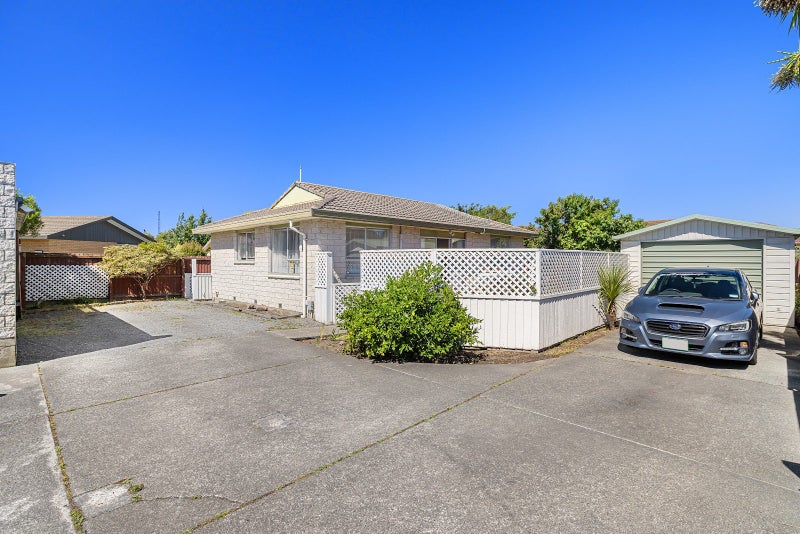 2/4 Bromley Road, Bromley, Christchurch - Carousel 2