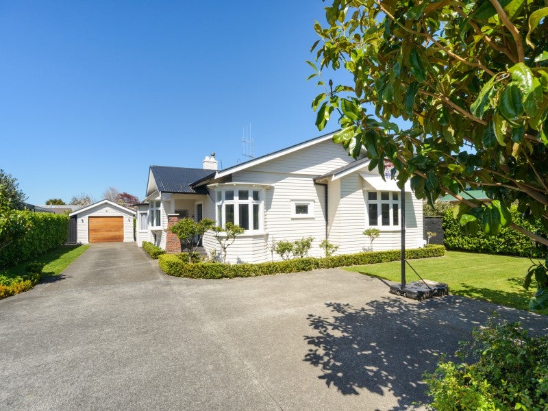 20 Knowles Street, Terrace End, Palmerston North - Carousel 1