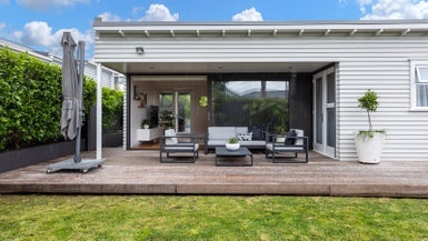 6 Rama Road, Point Chevalier, Auckland - Carousel 1