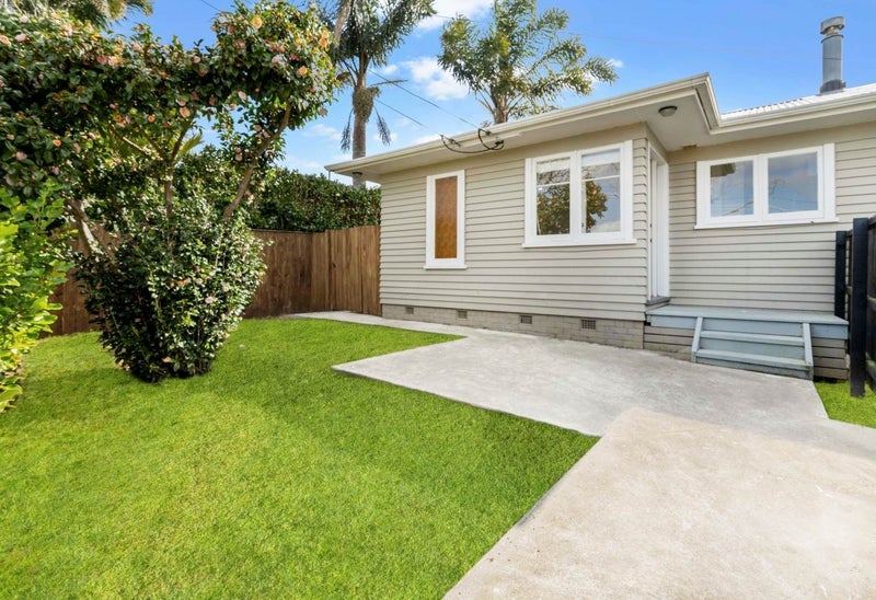 20A Cleland Crescent, Blockhouse Bay, Auckland - Carousel 2