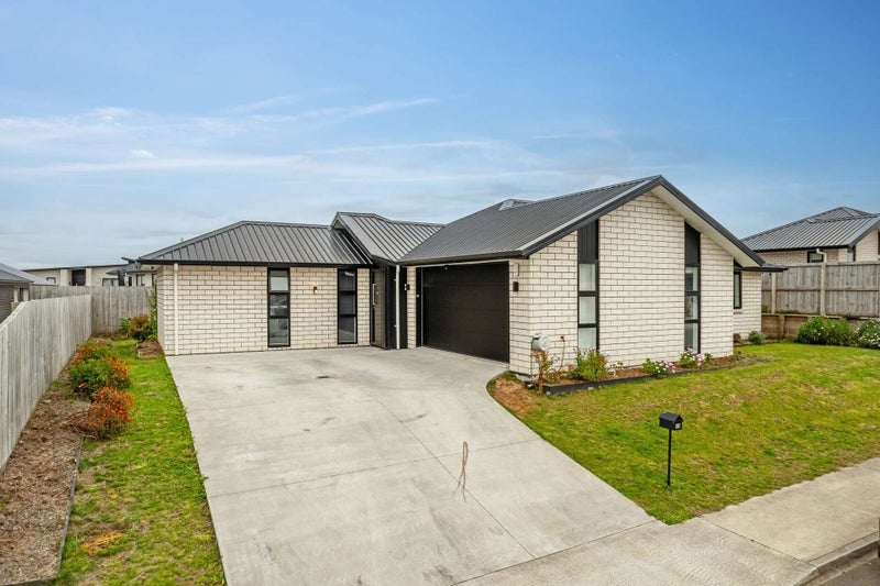 30 Inuwai Street, Glenview, Hamilton - Carousel 1