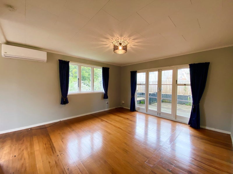 18 Batkin Road, New Windsor, Auckland - Carousel 1