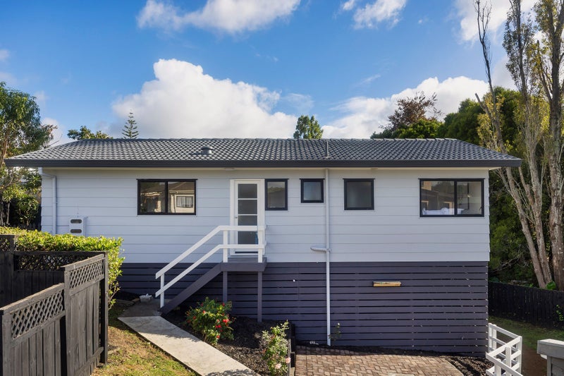 12 Wilkie Place, Mount Wellington, Auckland - Carousel 1