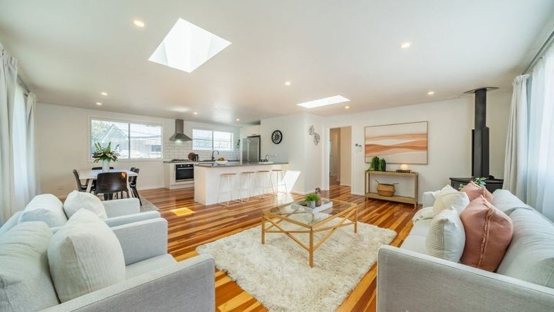 8 Cruickshank Road, Clouston Park, Upper Hutt - Carousel 1