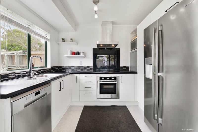 1/2 Kay Road, Panmure, Auckland - Carousel 2