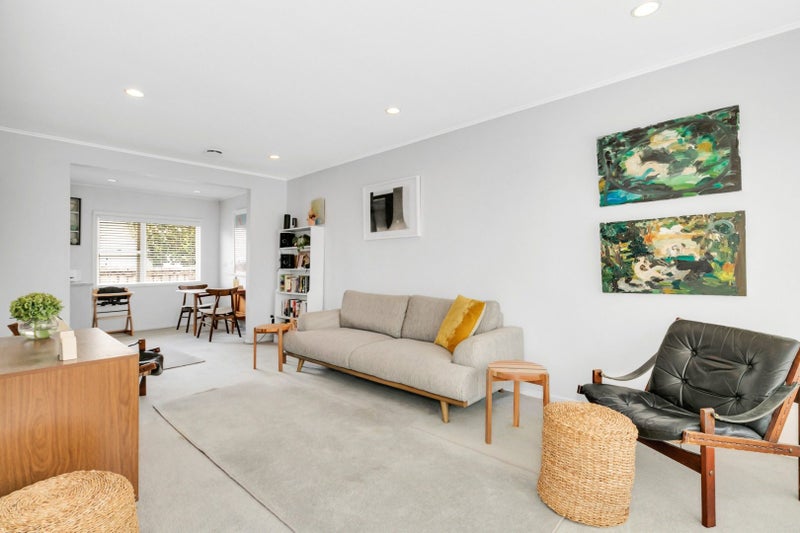 2/52 St Michaels Avenue, Point Chevalier, Auckland - Carousel 2