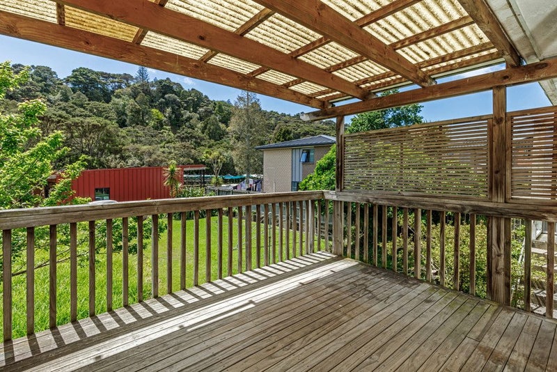 15 Lauderdale Road, Birkdale, Auckland - Carousel 2