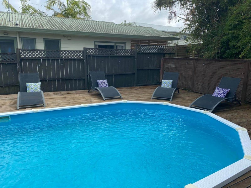 5 Neptune Avenue, Beach Haven, Auckland - Carousel 1
