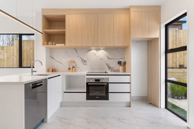 5/25 Abbotleigh Avenue, Te Atatu Peninsula, Auckland - Carousel 1