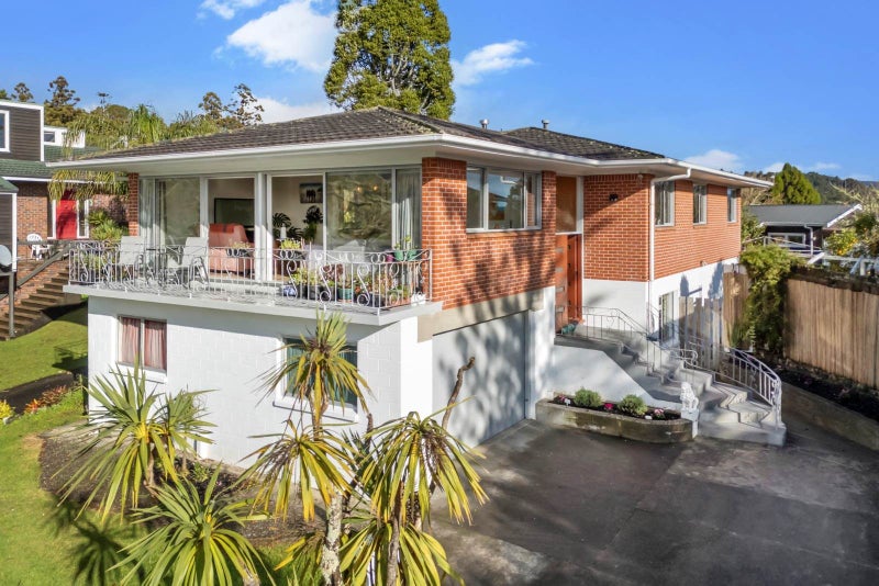 66 Daffodil Street, Titirangi, Auckland - Carousel 1