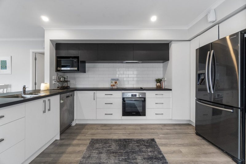 24 Old Farm Road, Hamilton East, Hamilton - Carousel 1