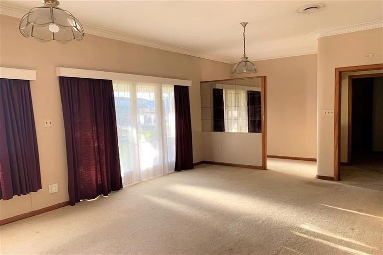 8 Gibbs Road, Manurewa, Auckland - Carousel 2