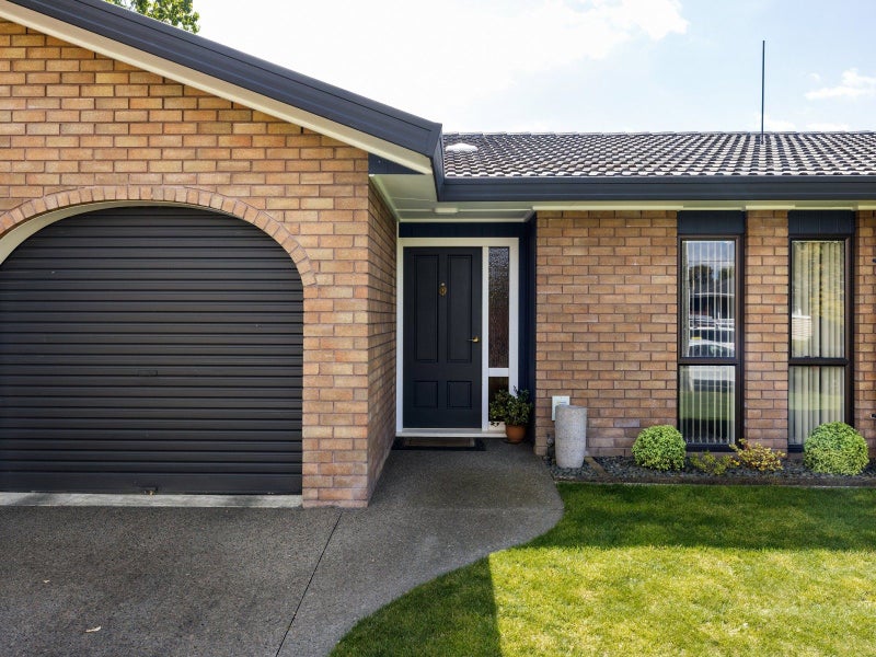 2 Warwick Avenue, St Andrews, Hamilton - Carousel 2