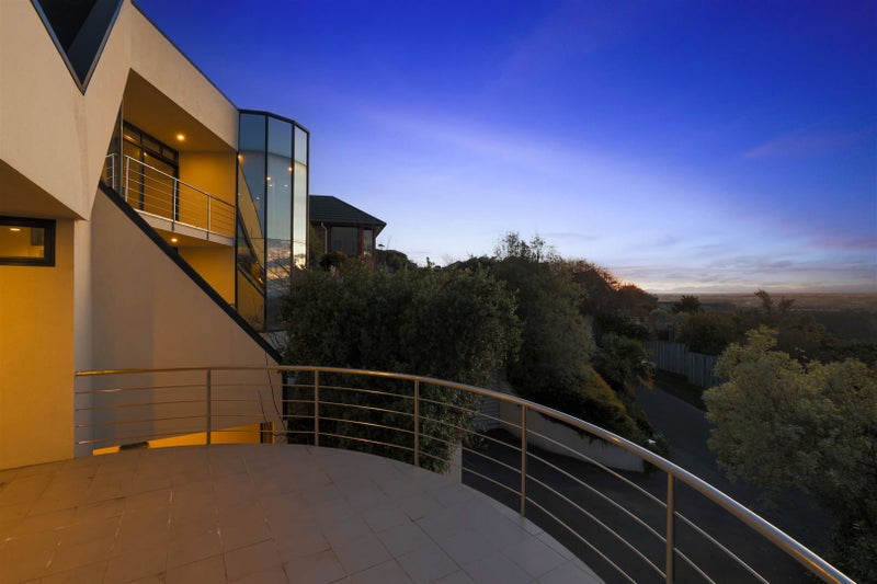 3 Lulworth Lane, Westmorland, Christchurch - Carousel 38