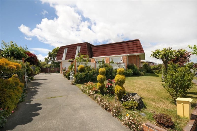 28 Delaware Crescent, Russley, Christchurch - Carousel 1