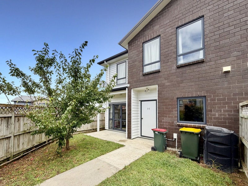 38 Ipukarea Street, Weymouth, Auckland - Carousel 1
