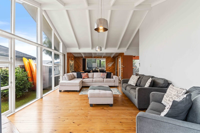 225 Port Road, Whangamatā - Carousel 1